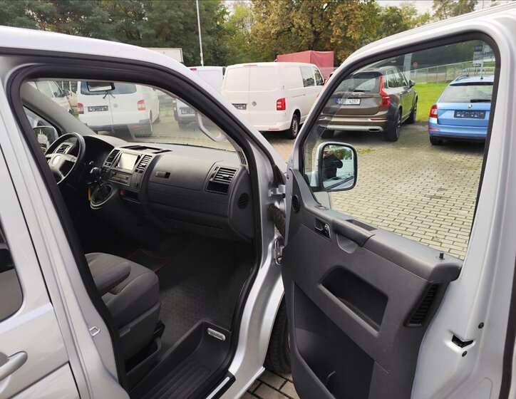 Volkswagen Caravelle Ostatní 2,5 l 96 kw