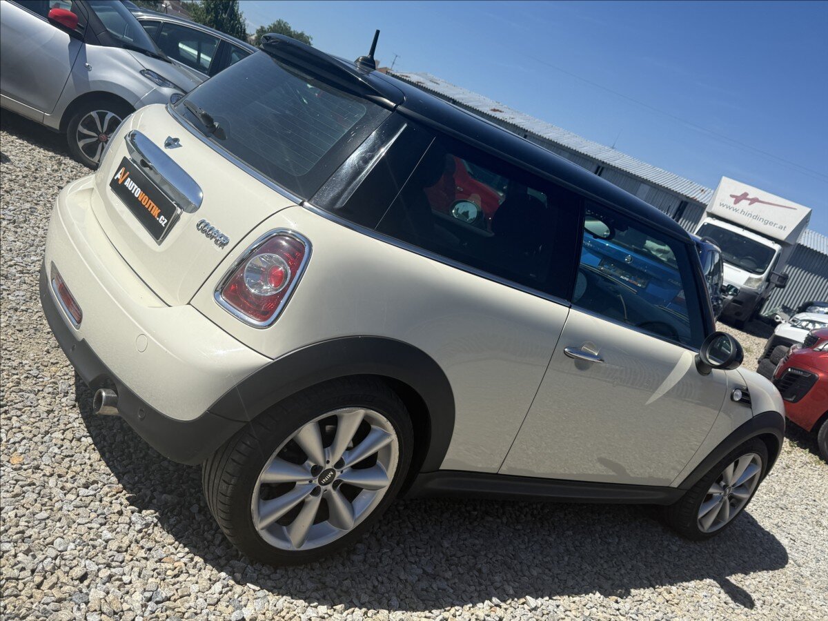 Mini Cooper Hatchback 1,6 l 90 kw