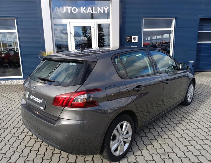 Peugeot 308 Hatchback 1,2 l 81 kw