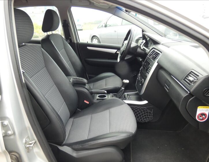 Mercedes-Benz Třídy B Hatchback 2,0 l 80 kw