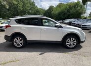 Toyota RAV4 SUV / Terénní 2,2 l 110 kw