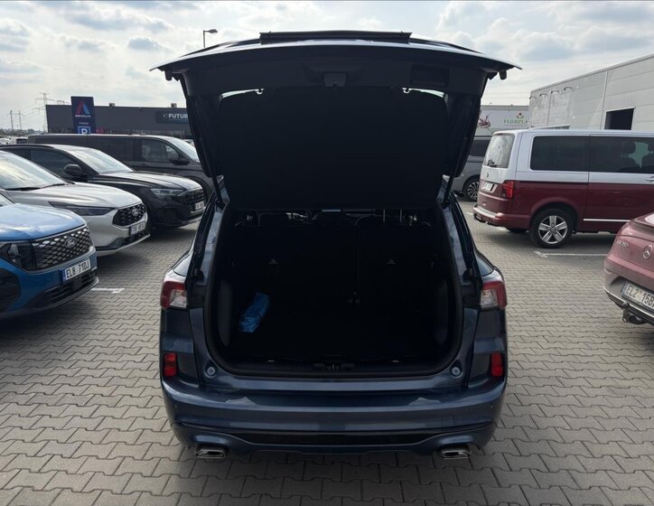 Ford Kuga SUV / Terénní 1,5 l 110 kw