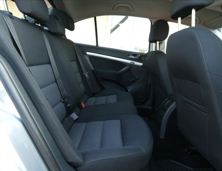 Škoda Octavia Sedan / Limuzína 1,6 l 85 kw