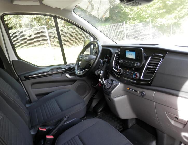 Ford Transit Custom 13