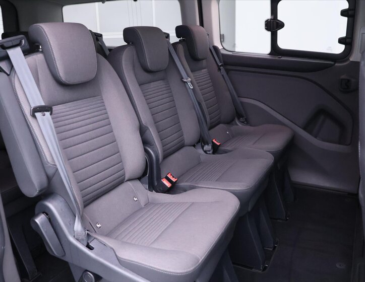 Ford Tourneo Custom Kombi 2,0 l 125 kw