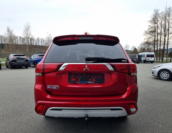 Mitsubishi Outlander SUV / Terénní 2,4 l 165 kw