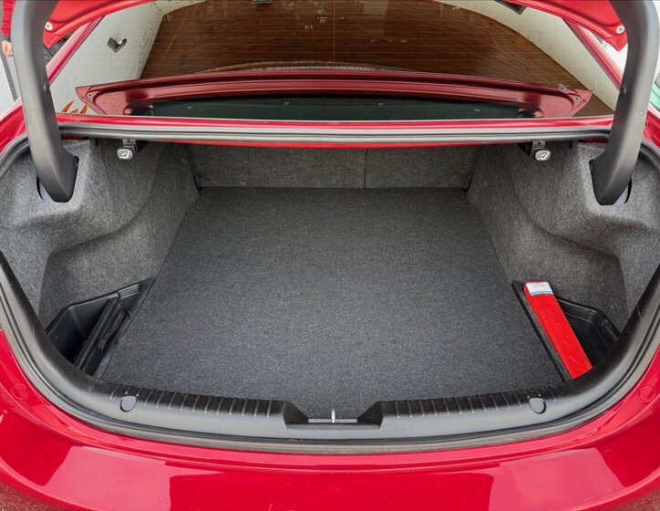 Mazda 6 Sedan 2,0 l 121 kw