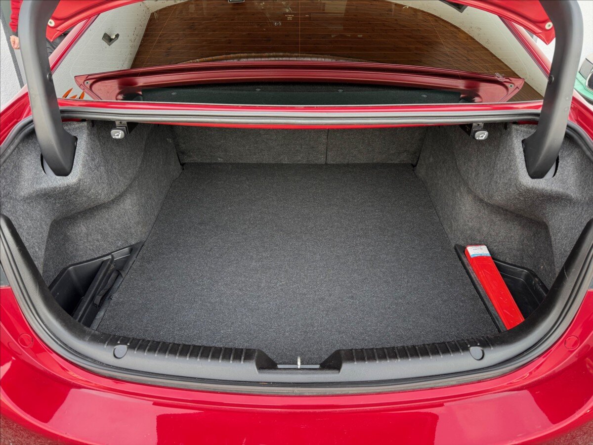 Mazda 6 Sedan 2,0 l 121 kw