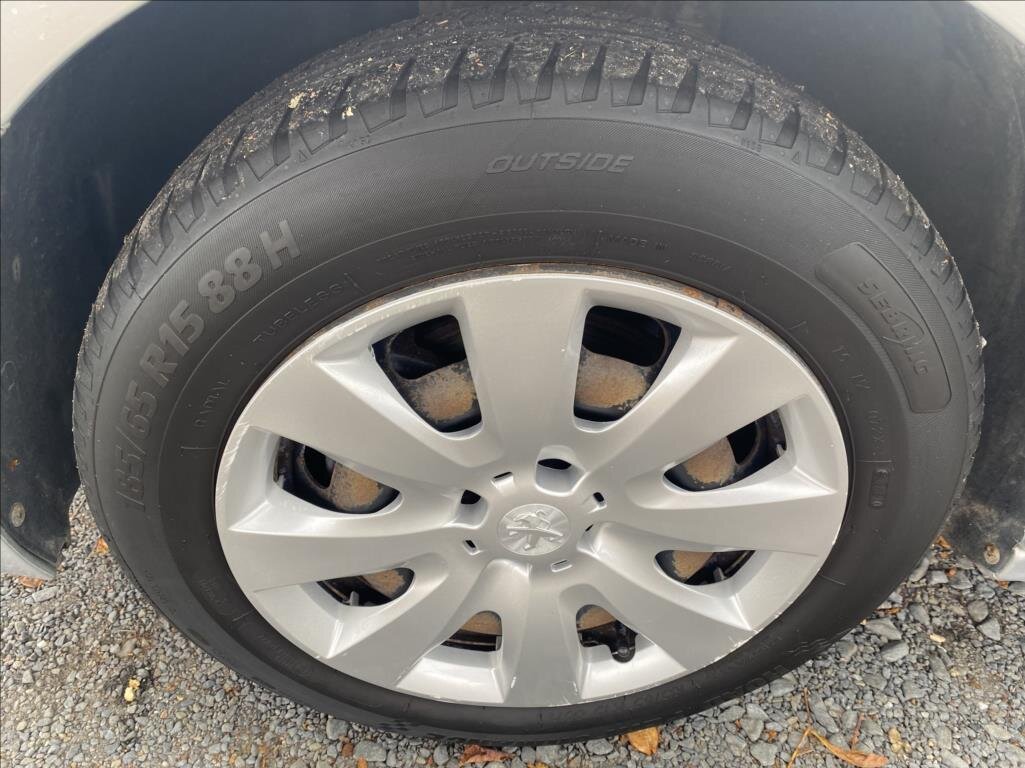 Peugeot 301 Sedan 1,2 l 53 kw