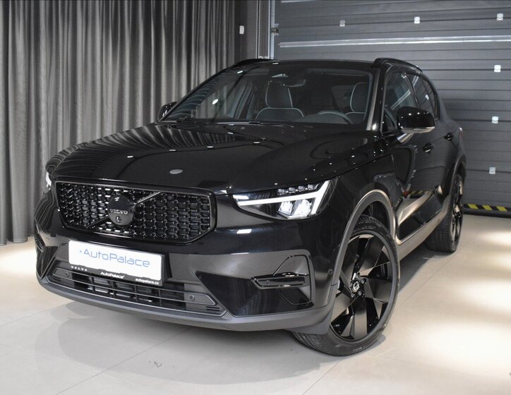 Volvo XC40 SUV / Terénní 2,0 l 145 kw