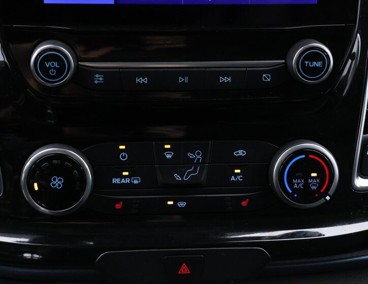 Ford Tourneo Custom 22