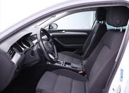 Volkswagen Passat 10