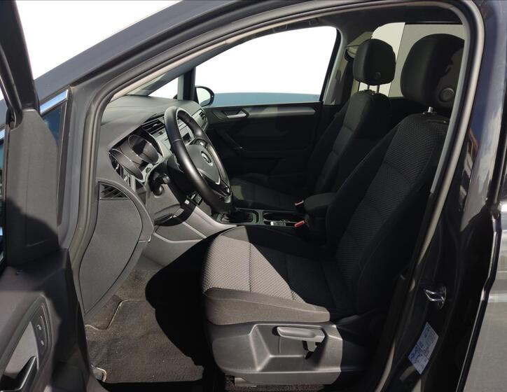 Volkswagen Touran 7