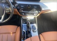 BMW Řada 5 Kombi 3,0 l 210 kw