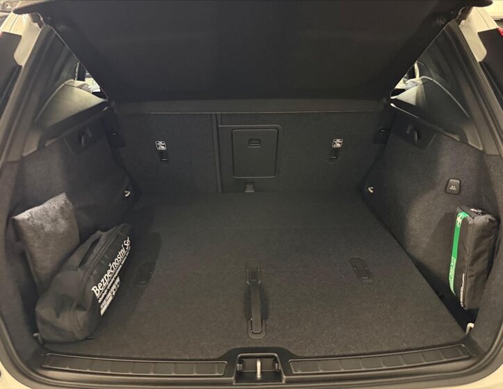 Volvo XC40 SUV / Terénní 2,0 l 120 kw