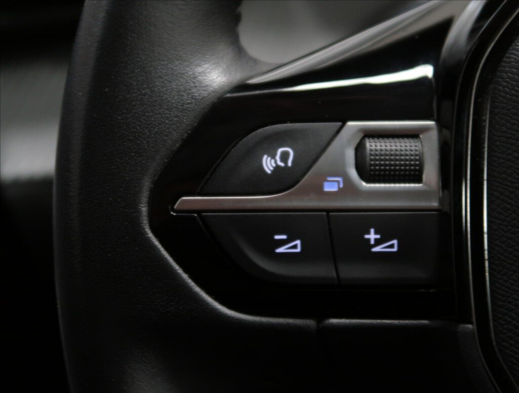 Peugeot 2008 SUV / Terénní 1,2 l 74 kw