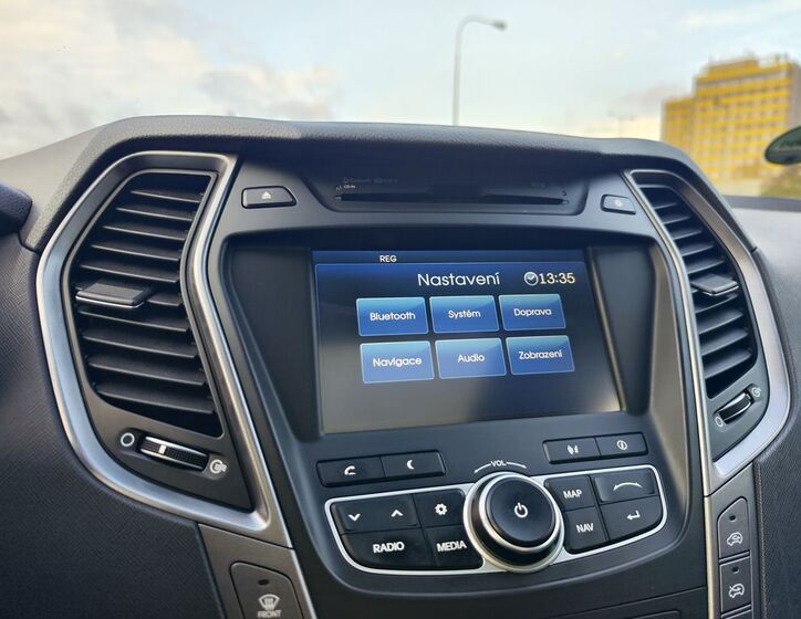 Hyundai Grand Santa Fe 25