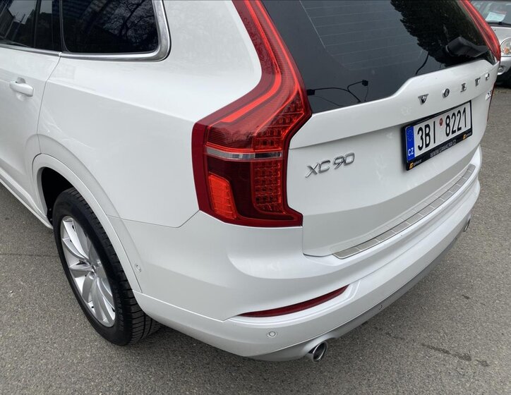 Volvo XC90 SUV / Terénní 2,0 l 173 kw