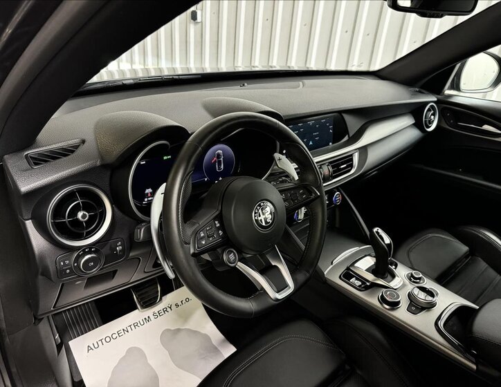 Alfa Romeo Stelvio 15