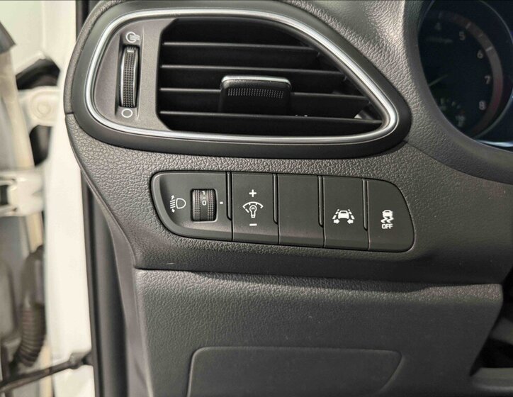 Hyundai i30 Kombi 998,0 88 kw