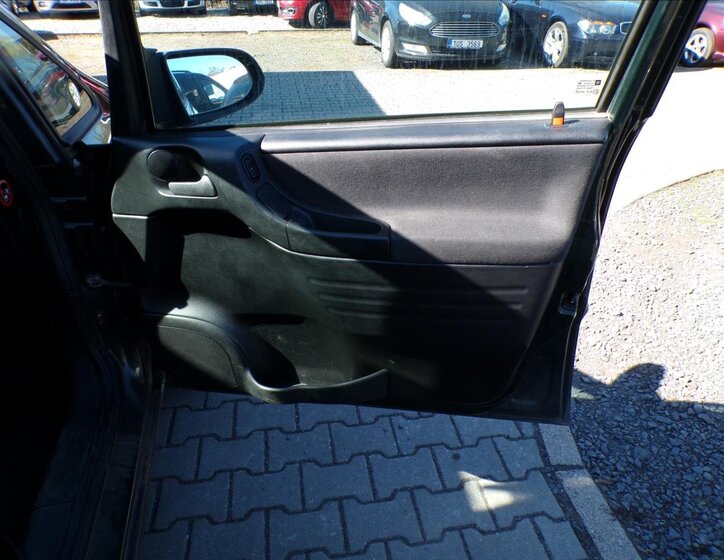 Opel Zafira MPV 1,6 l 74 kw