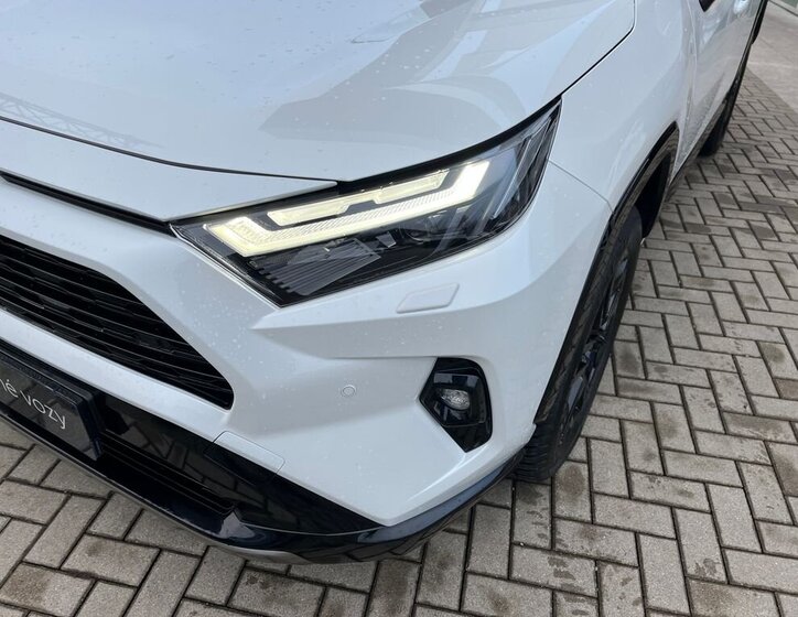 Toyota RAV4 SUV 2,5 l 131 kw