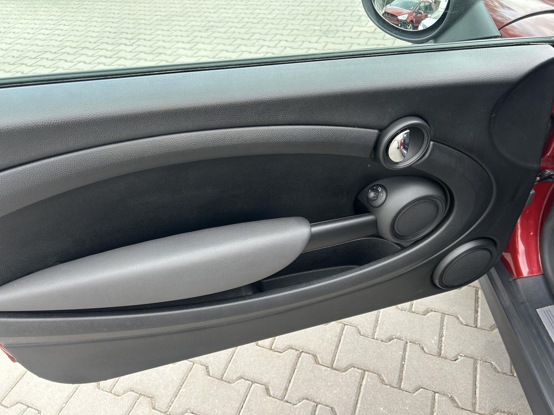 Mini Cooper Hatchback 1,6 l 80 kw