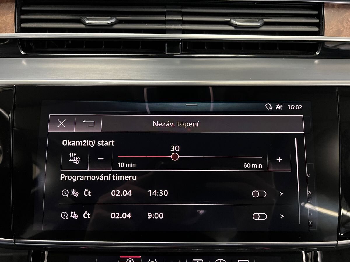 Audi A8 Sedan / Limuzína 3,0 l 210 kw