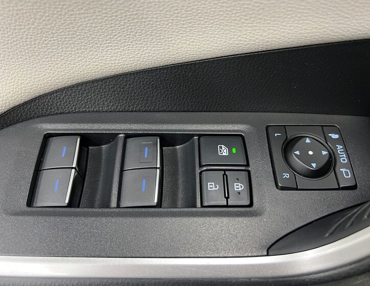 Toyota RAV4 SUV 2,5 l 163 kw