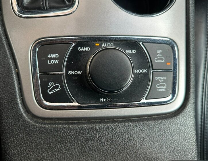 Jeep Grand Cherokee 30