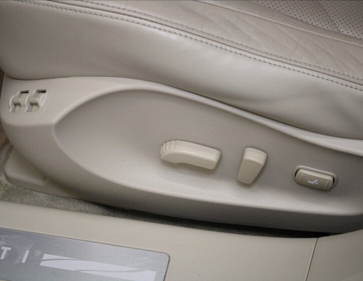 Infiniti QX70 SUV / Terénní 3,0 l 175 kw