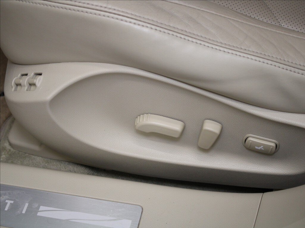 Infiniti QX70 SUV / Terénní 3,0 l 175 kw