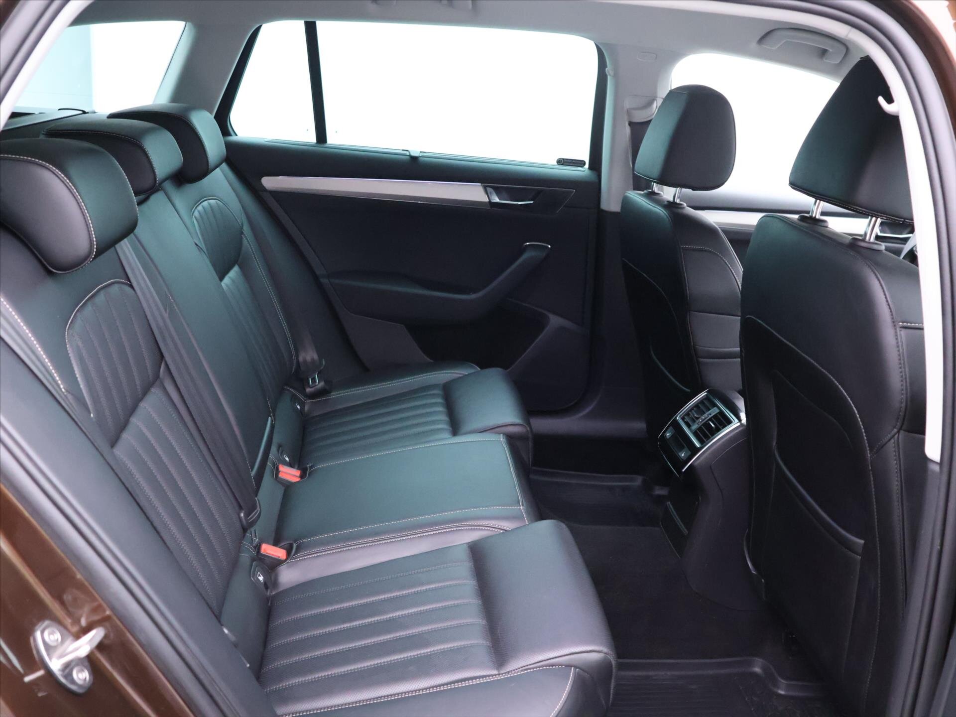 Škoda Superb Kombi 2,0 l 110 kw