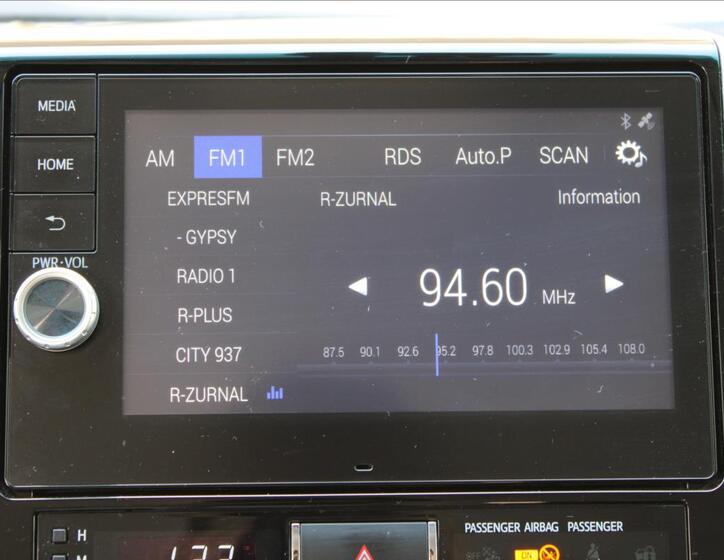 Toyota Land Cruiser 26