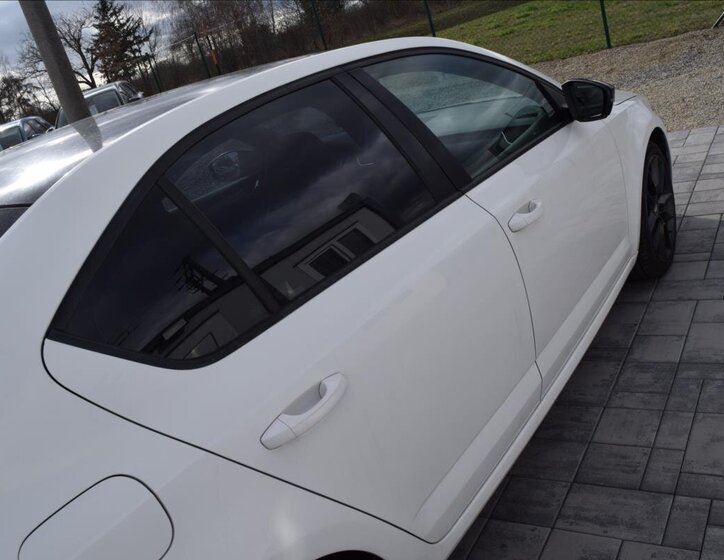 Škoda Octavia Sedan / Limuzína 2,0 l 135 kw