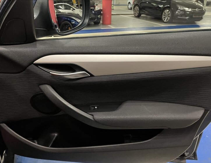 BMW X1 SUV 2,0 l 105 kw