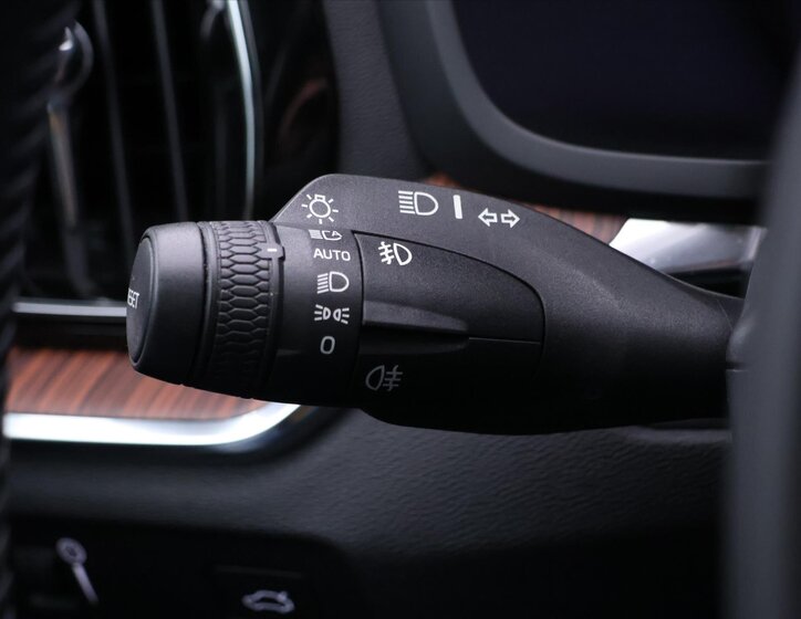 Volvo V60 Kombi 2,0 l 140 kw