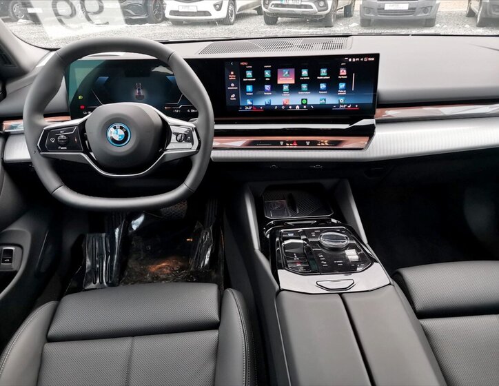 BMW i5 Sedan 0,0 290 kw