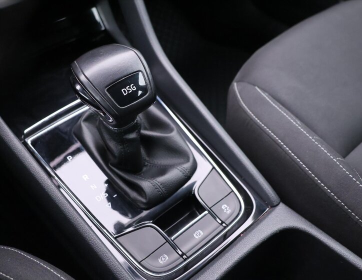 Škoda Karoq SUV / Terénní 1,5 l 110 kw