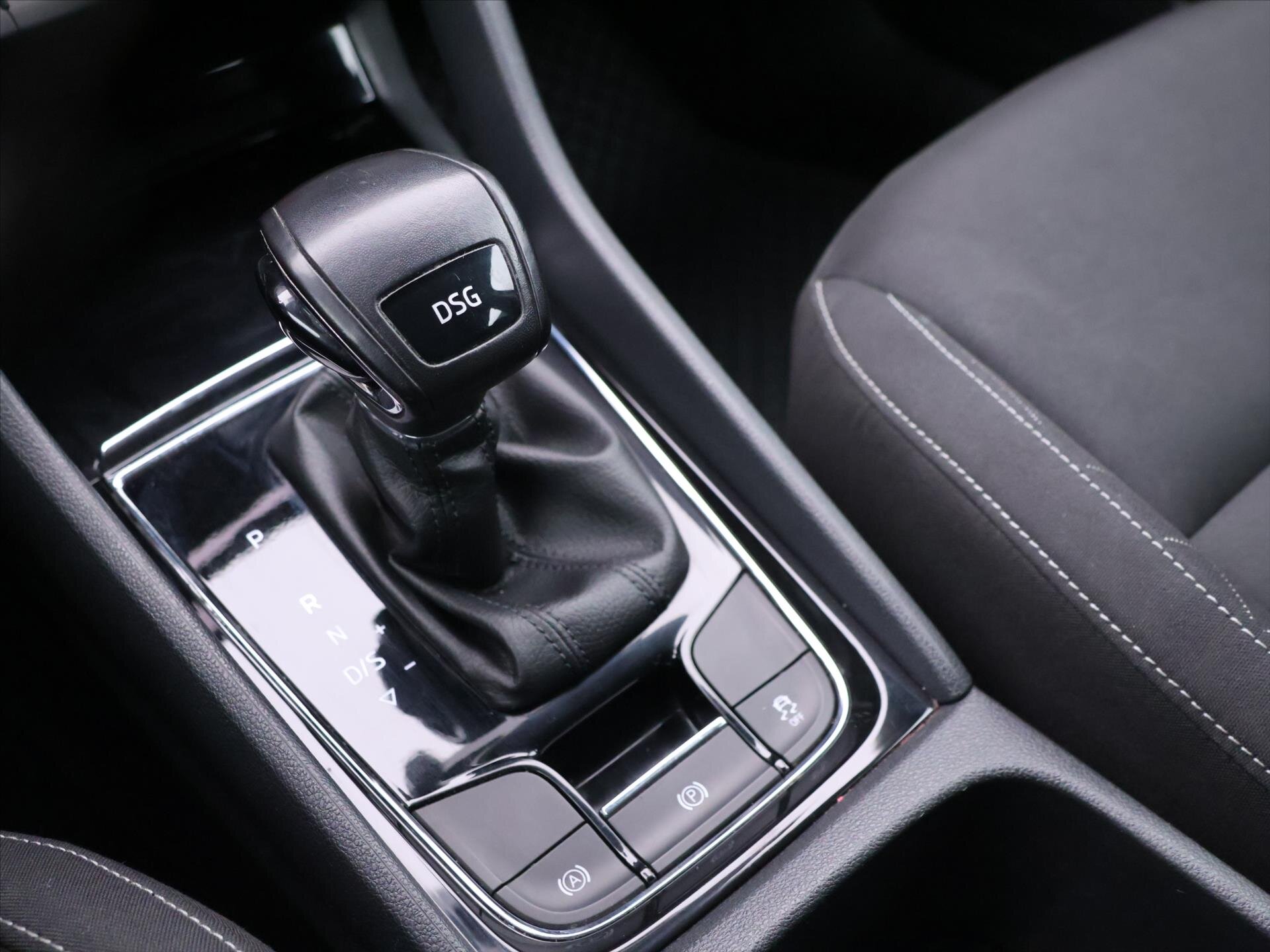 Škoda Karoq SUV / Terénní 1,5 l 110 kw