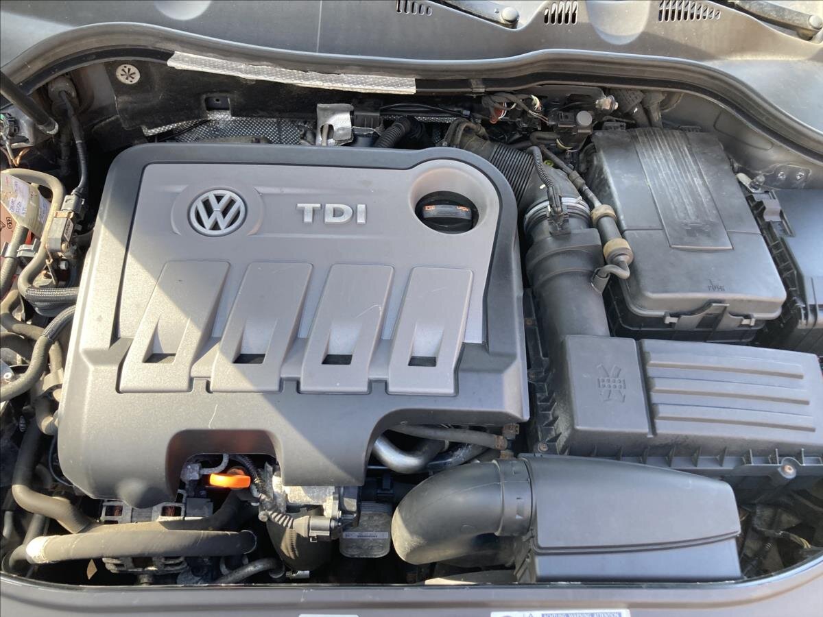 Volkswagen Passat Kombi 2,0 l 103 kw