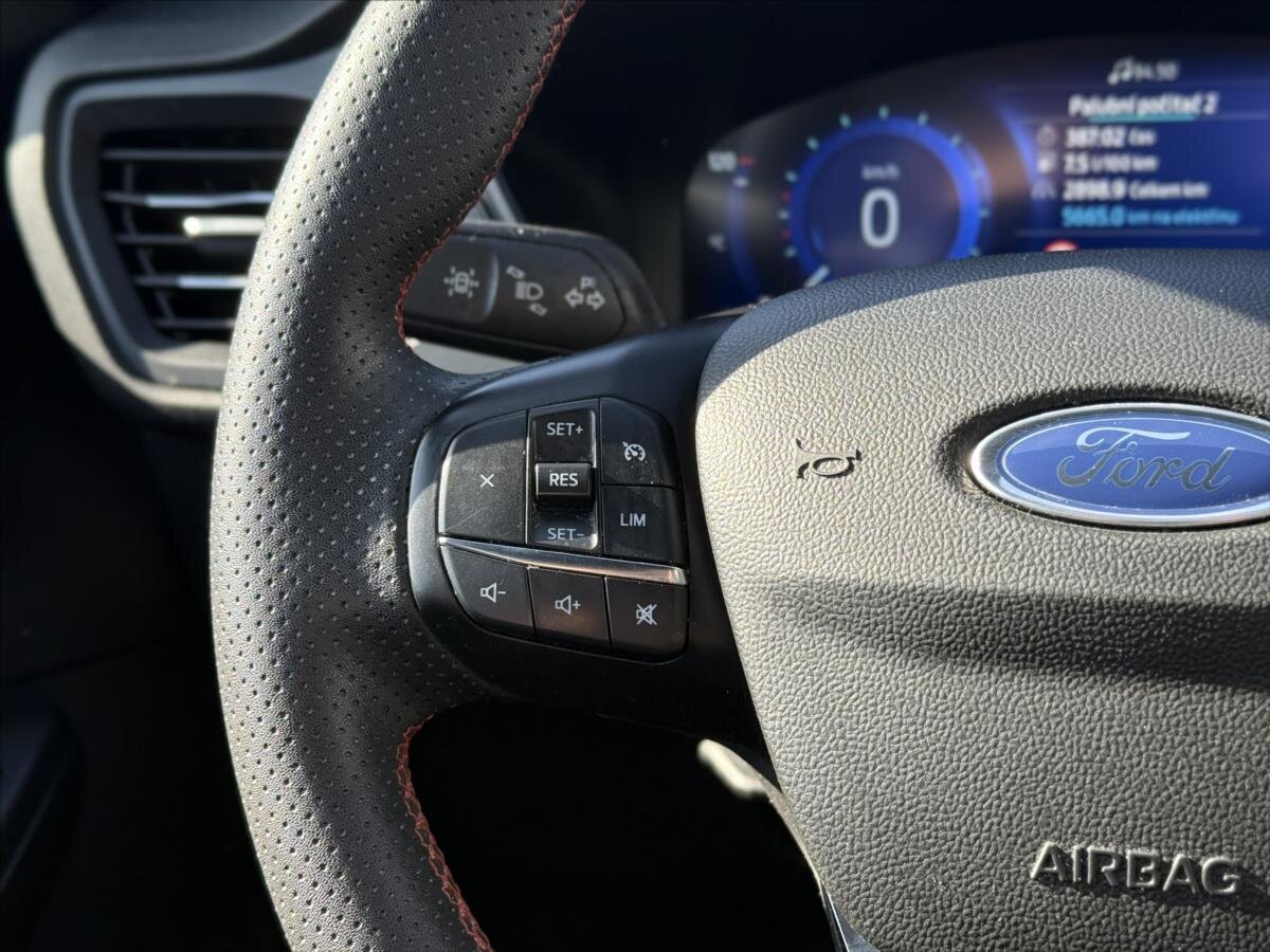 Ford Kuga SUV / Terénní 2,5 l 140 kw