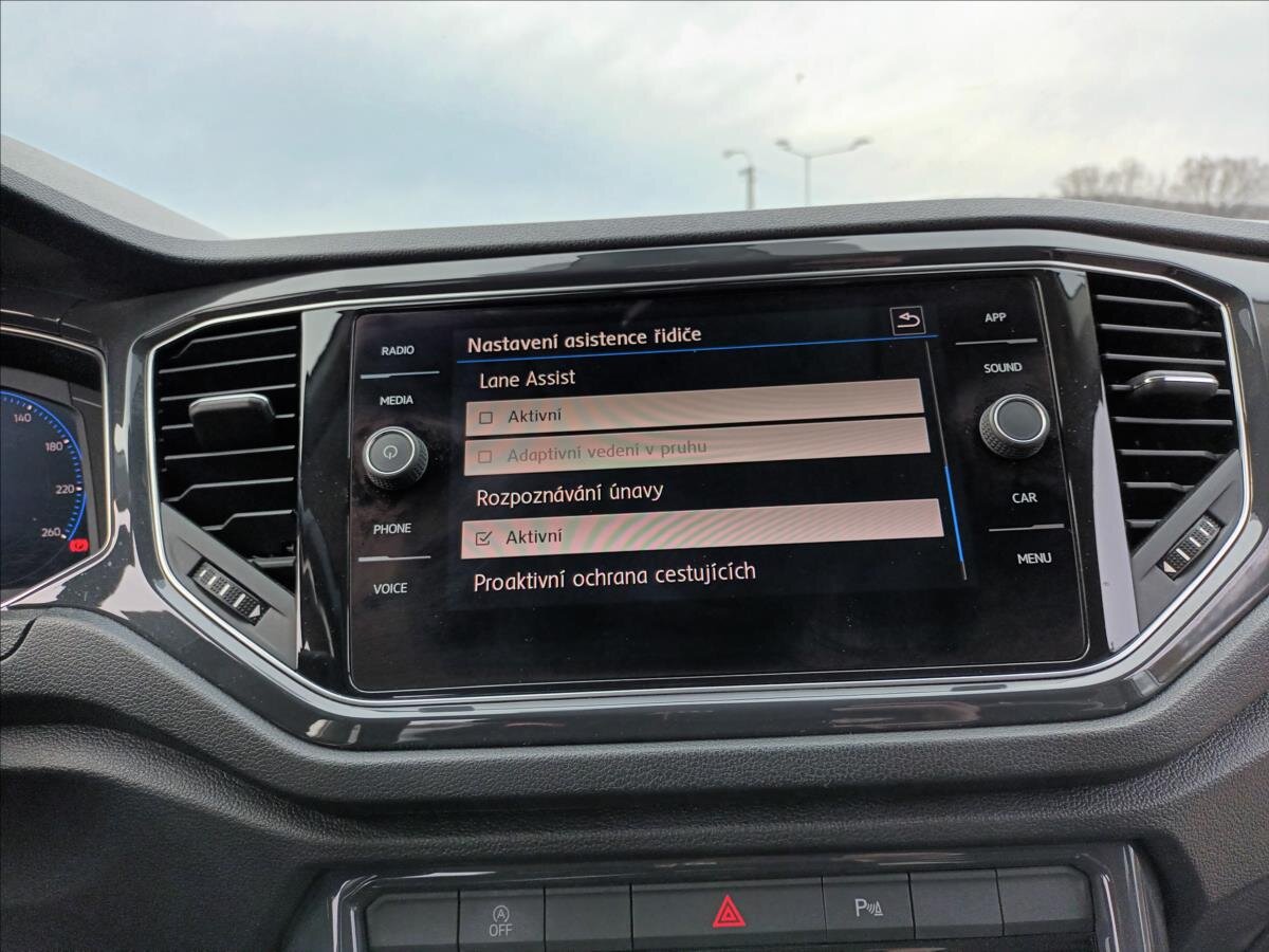 Volkswagen T-Roc SUV / Terénní 1,5 l 110 kw