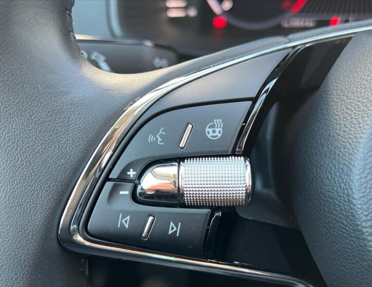 Škoda Karoq SUV / Terénní 1,5 l 110 kw