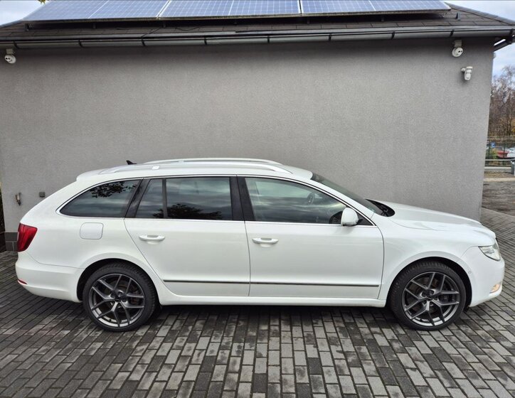 Škoda Superb Kombi 3,6 l 191 kw