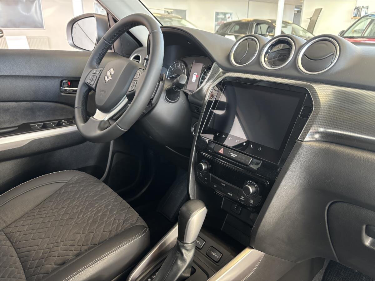 Suzuki Vitara SUV / Terénní 1,4 l 81 kw