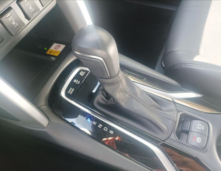 Toyota Corolla Cross SUV / Terénní 2,0 l 112 kw