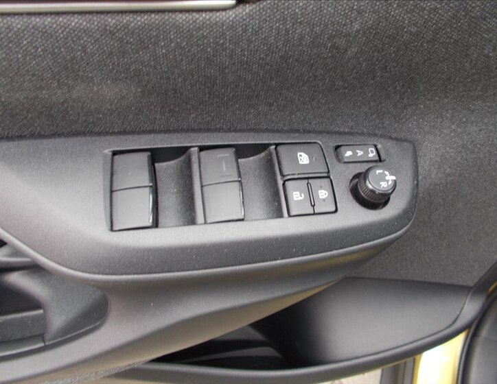 Toyota Yaris Cross 32