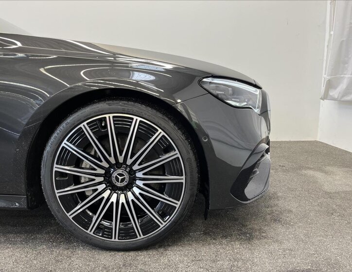 Mercedes-Benz Třídy E 23