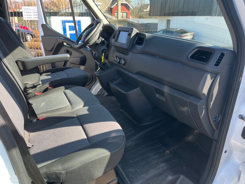 Nissan Interstar Skříň 2,3 l 100 kw